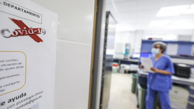 ep personal sanitario trabaja en en el hospital arnau de vilanova