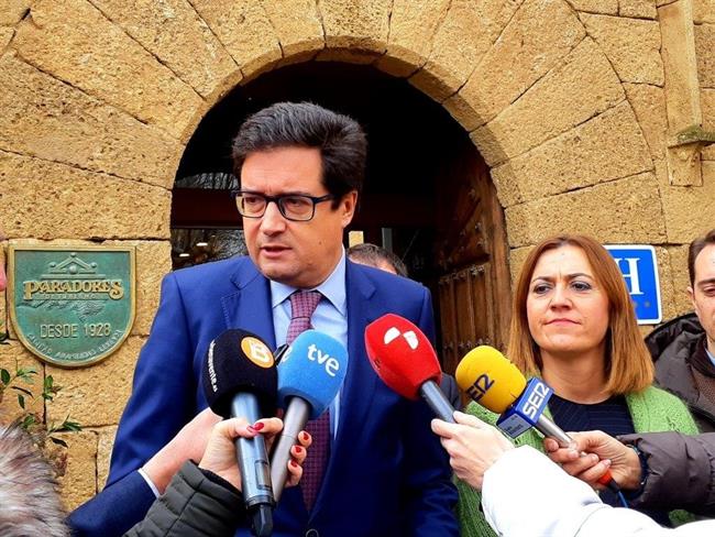 El presidente de Paradores se reúne con la delegada de Gobierno en CyL | PARADORES ep presidenteparadoresreunela delegadagobiernocyl