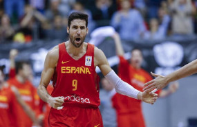ep sergi vidal jugando con la seleccion espanola