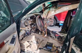 ep toyota land cruiser con interior reciclado en proceso
