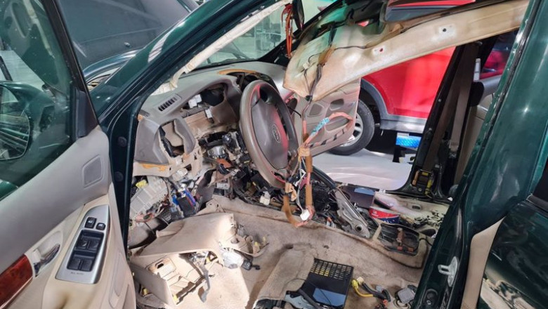 ep toyota land cruiser con interior reciclado en proceso ep toyota land cruiser con interior reciclado en proceso