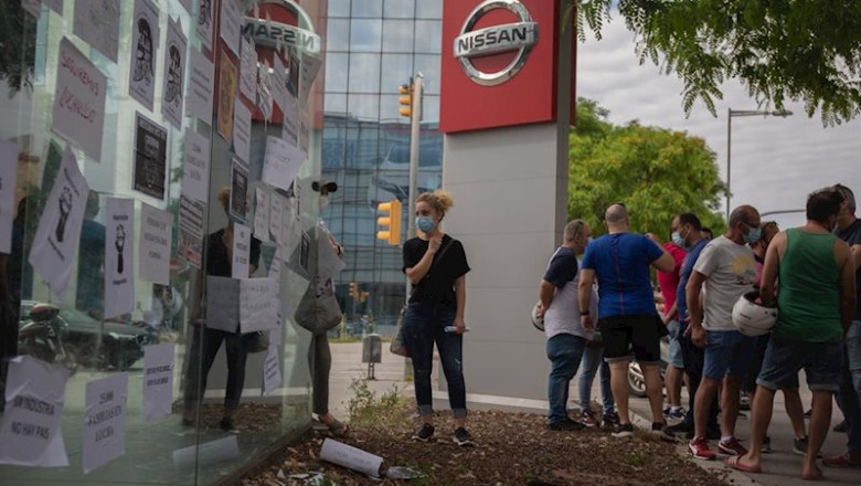 Trabajadores de Nissan protestando por el cierre de sus instalaciones en Barcelona. | David Zorrakino - Europa Press - Archivo ep trabajadores de nissan protestando por el cierre de sus instalaciones en barcelona