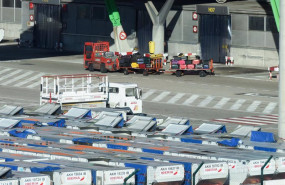 ep trabajadores durante la huelga del handling de iberia