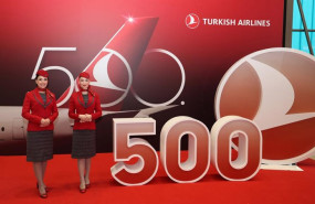 ep turkish airlines presenta su avion numero 500 con una decoracion especial dedicada a sus 100000