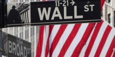 l enseigne wall street est photographiee a la bourse de new york a manhattan new york 