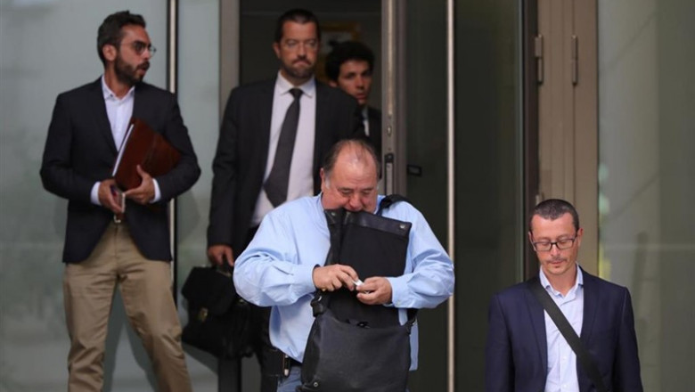 ep administradorla sociedad hispart joan manuel parra 1i salela audiencia nacional juntosu abogado 1d tras declararordenjuez jose demata tras confesarun juzgadobarcelona haber cobrado trabajos realizadosla exti