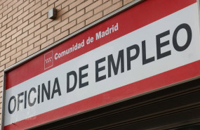 ep archivo   cartel de una oficina de empleo