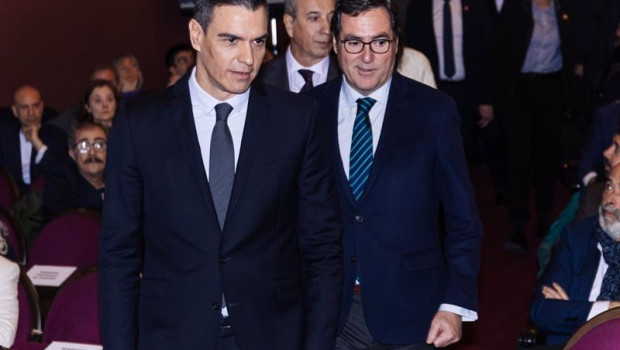 ep archivo   el presidente del gobierno pedro sanchez i y el presidente de la ceoe antonio garamendi
