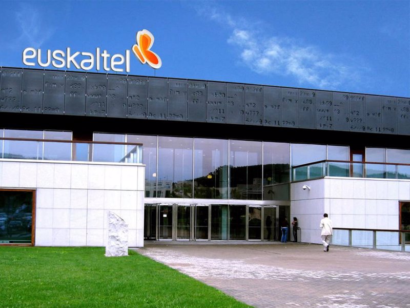 Euskaltel sube por primera vez por encima del precio de la oferta de MásMóvil