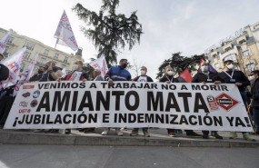 ep archivo varias personas con una pancarta en la que se lee amianto mata participan en una ep archivo varias personas con una pancarta en la que se lee amianto mata participan en una
