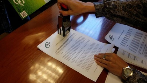 ep csif presentaquejadefensorpueblo