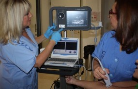 ep ecografia enfermeras enfermeria venas medicos hospital pacientes salud sanidad