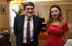ep el ministro de inclusion seguridad socail y migraciones jose luis escriva y la secretaria general