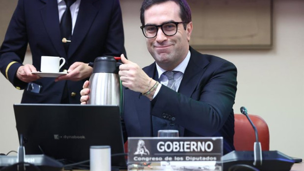 ep el vicepresidente primero del gobierno y ministro de economia comercio y empresa carlos cuerpo