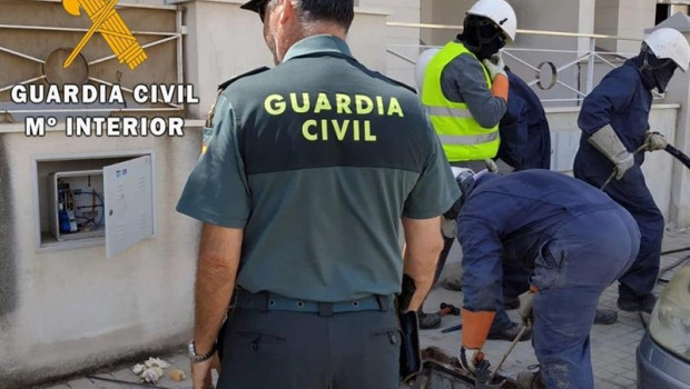 ep endesa y guardia civil desarticular enganches irregulares a la red electrica en huercal de almeria