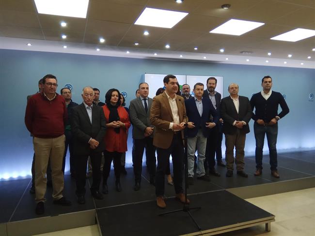 Juanma Moreno en rueda de prensa en Málaga con líderes provinciales PP | EUROPA PRESS ep juanma morenoruedaprensamalagalideres provinciales pp