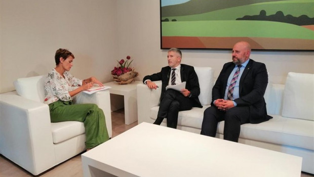 ep la presidenta de navarra maria chivite reunida con el minsitro del interior en funciones fernando