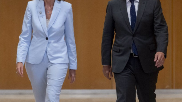 ep ministra de industria reyes maroto y presidente de la junta de castilla y leon alfonso fernandez
