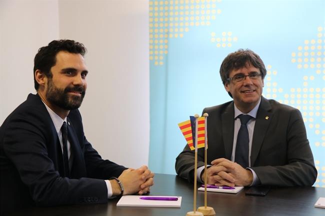 ep primera reunionroger torrentcarles puigdemont en bruselas