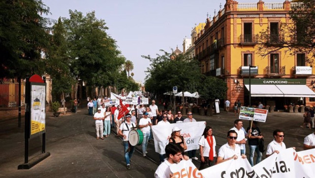 ep trabajadores de abengoa se manifiestan en sevilla en una foto de archivo