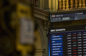 ep un panel informativo en el palacio de la bolsa de madrid a 3 de febrero de 2026 en madrid espana