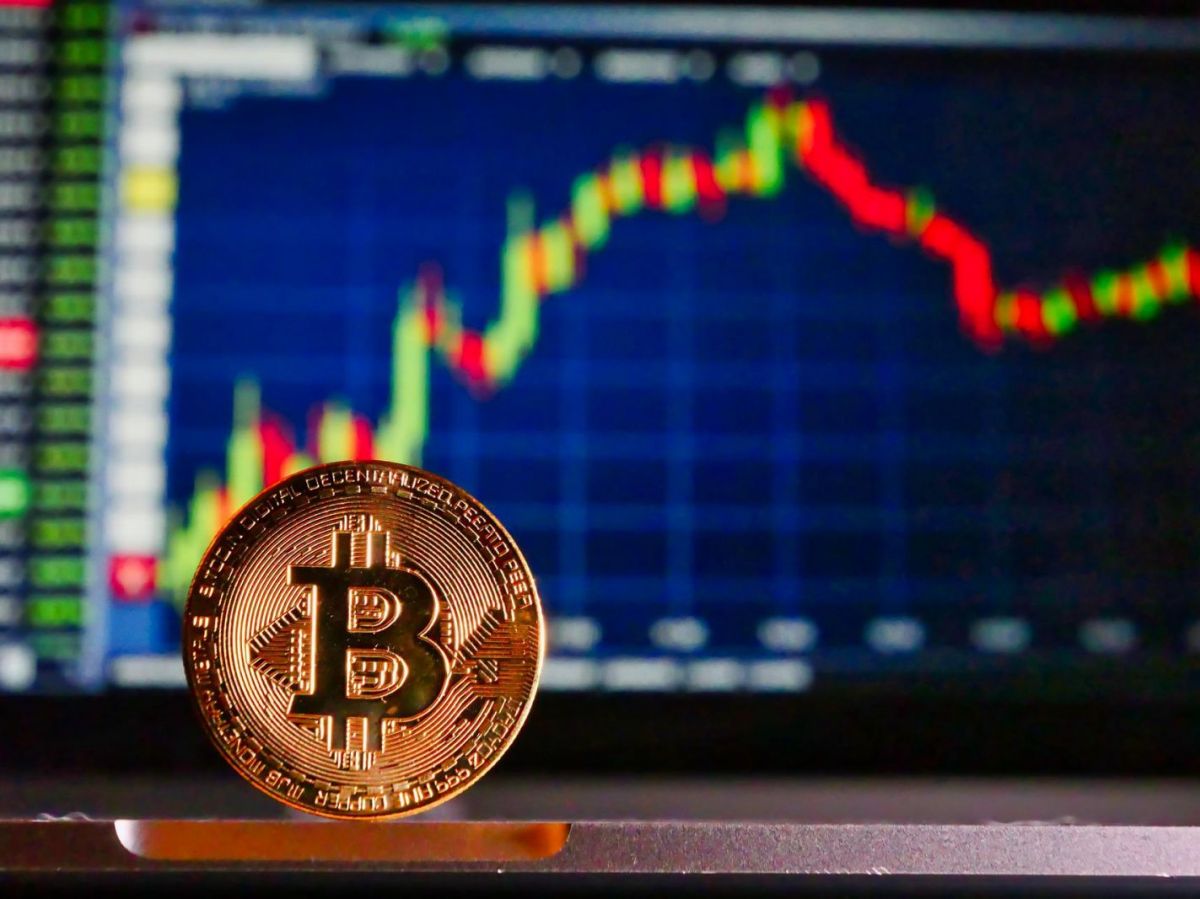El bitcoin repunta ante el optimismo por la decisión de la SEC sobre los ETF