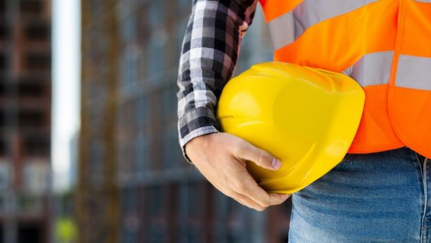 1596064721 trabajador construccion primer plano casco23 2148233746 1596064721 trabajador construccion primer plano casco23 2148233746