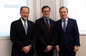 ep archivo   de izquierda a derecha el presidente de abanca juan carlos escotet el viceconsejero de