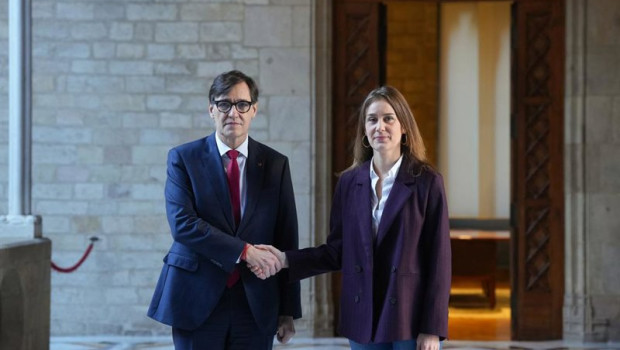 ep archivo   el presidente de la generalitat salvador illa y la presidenta de los comuns en el