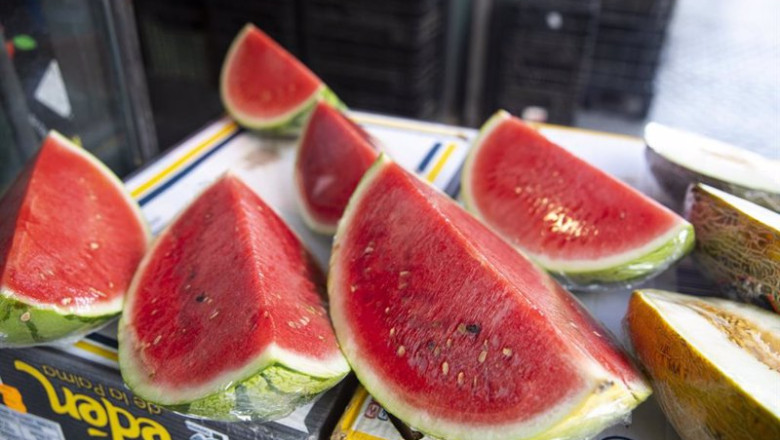 ep archivo sandias en un puesto de frutas y verduras de un mercado de abastos ep archivo sandias en un puesto de frutas y verduras de un mercado de abastos