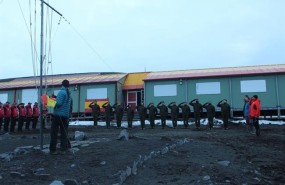 ep arriadobanderala campana antartica