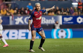 ep chimy avila en un partido con osasuna