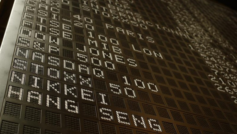 Detalle de panel bursatil en la Bolsa de Madrid, donde han tenido lugar los premios a los 100 Mejores Financieros del año otorgados por la revista 'Actualidad Económica' en colaboración con KPMG. | Eduardo Parra - Europa Press ep detallepanel bursatilla bolsamadrid dondetenido lugarpremioslos 100 mejores financierosano otorgadosla revista actualidad economica en colaboracionkpmg