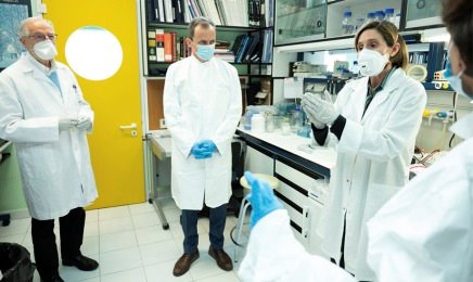 ep el ministro de ciencia e innovacion pedro duque visita el cnb del csic ep el ministro de ciencia e innovacion pedro duque visita el cnb del csic