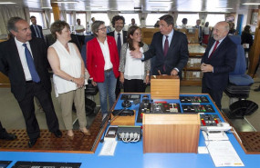ep el ministro luis planas visita el buque miguel oliver en a coruna con la alcaldesa ines rey el
