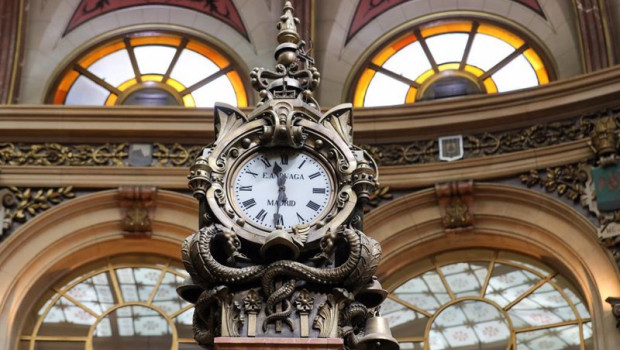 ep el reloj de la bolsa de 4 esferas en el palacio de la bolsa de madrid a 26 de mayo de 2022 en