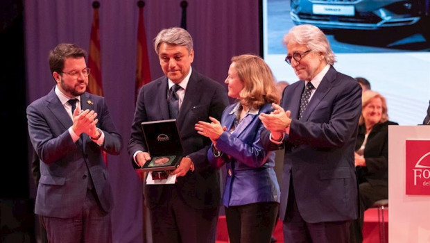 ep el vicepresidente pere aragons el presidente de seat luca de meo la ministra nadia calvino y el