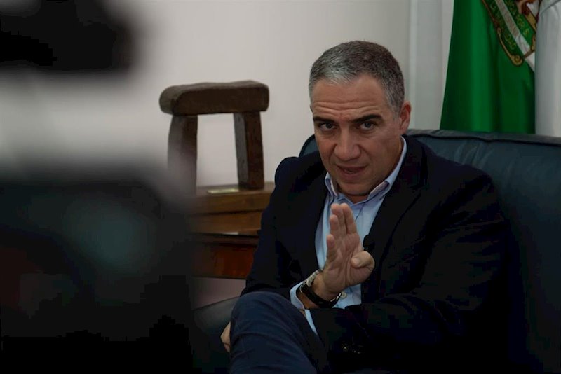 ep elias bendodo durante la entrevista