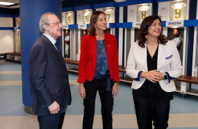 ep florentino perez hace de anfitrion en la visita al bernabeu de maria jose rienda y maria reyes