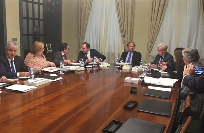 ep garcia-escudero presidereunionla mesasenado
