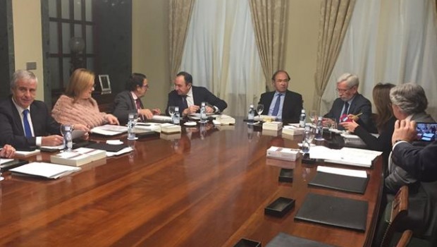 ep garcia-escudero presidereunionla mesasenado