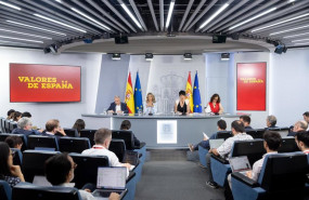 ep i d el ministro e industria y turismo jordi hereu la vicepresidenta segunda y ministra de trabajo ep i d el ministro e industria y turismo jordi hereu la vicepresidenta segunda y ministra de trabajo