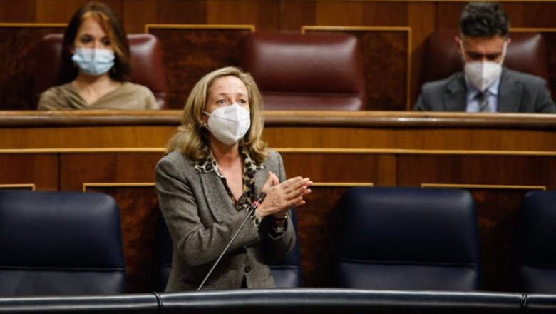 ep la vicepresidenta de asuntos economicos nadia calvino responde en una sesion de control al ep la vicepresidenta de asuntos economicos nadia calvino responde en una sesion de control al
