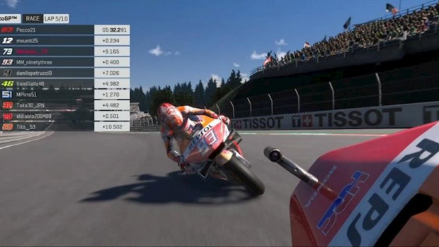 ep marc marquez persigue a alex marquez en un gran premio virtual