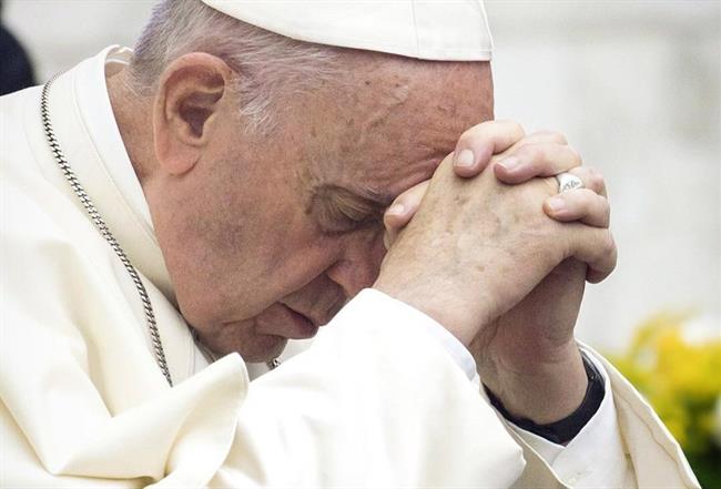 El Papa Francisco rezando en una imagen de su cuenta de Instagram | INSTAGRAM ep papa francisco rezandouna imagensu cuentainstagram