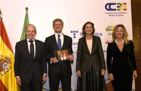 ep recepcion del premio al empresario del ano por parte de francisco j riberas presidente de gestamp