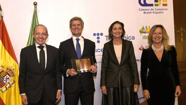 ep recepcion del premio al empresario del ano por parte de francisco j riberas presidente de gestamp