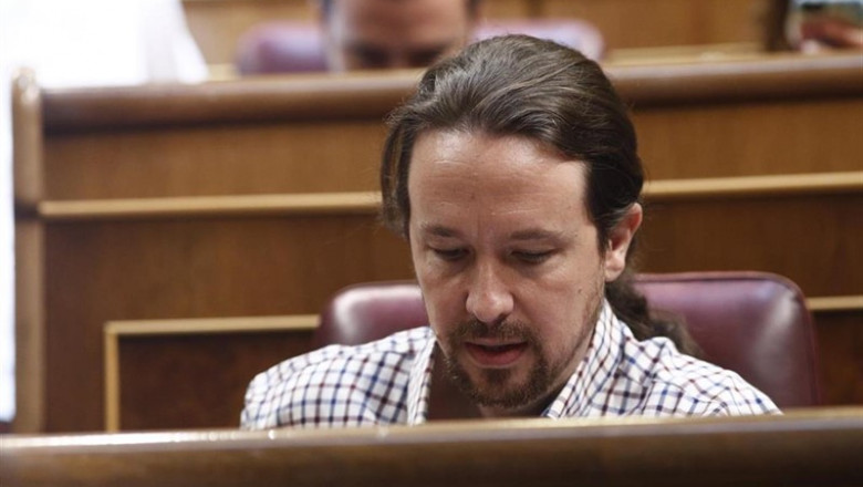 El secretario general de Podemos, Pablo Iglesias | Eduardo Parra - Europa Press ep secretario generalpodemos pablo iglesias sentadosu escanocongresolos diputados tras anunciarsu grupo parlamentarioabstendra ensegunda votacionla investiduracandidato socialistala presidenciagobierno