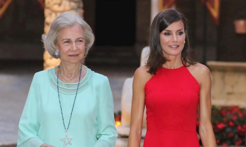 ep sus majestades los reyes reciben a las autoridades baleares en el palacio de la almudaina ep sus majestades los reyes reciben a las autoridades baleares en el palacio de la almudaina