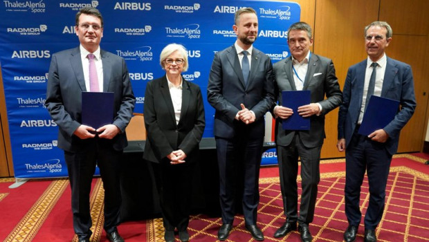 ep thales leornardo y airbus se alian para desarrollar un satelite de telecomunicaciones de defensa